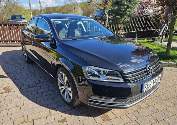 Volkswagen Passat cena 35999 przebieg: 179000, rok produkcji 2013 z Brzesko małe 106